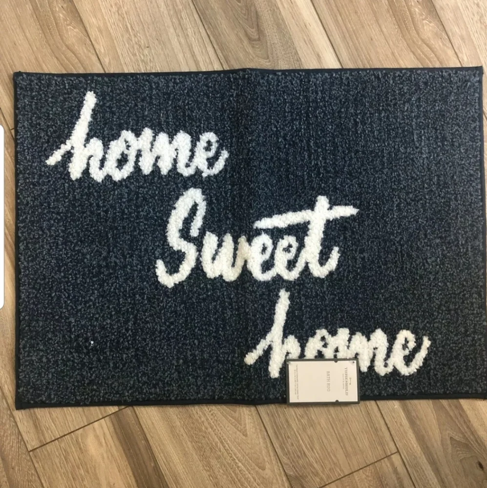 Threshold bath rug